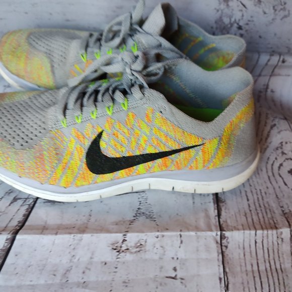 Nike Free 4.0 Flyknit Running Shoes 717075 003 Grey Black Volt size 7 - Picture 3 of 8